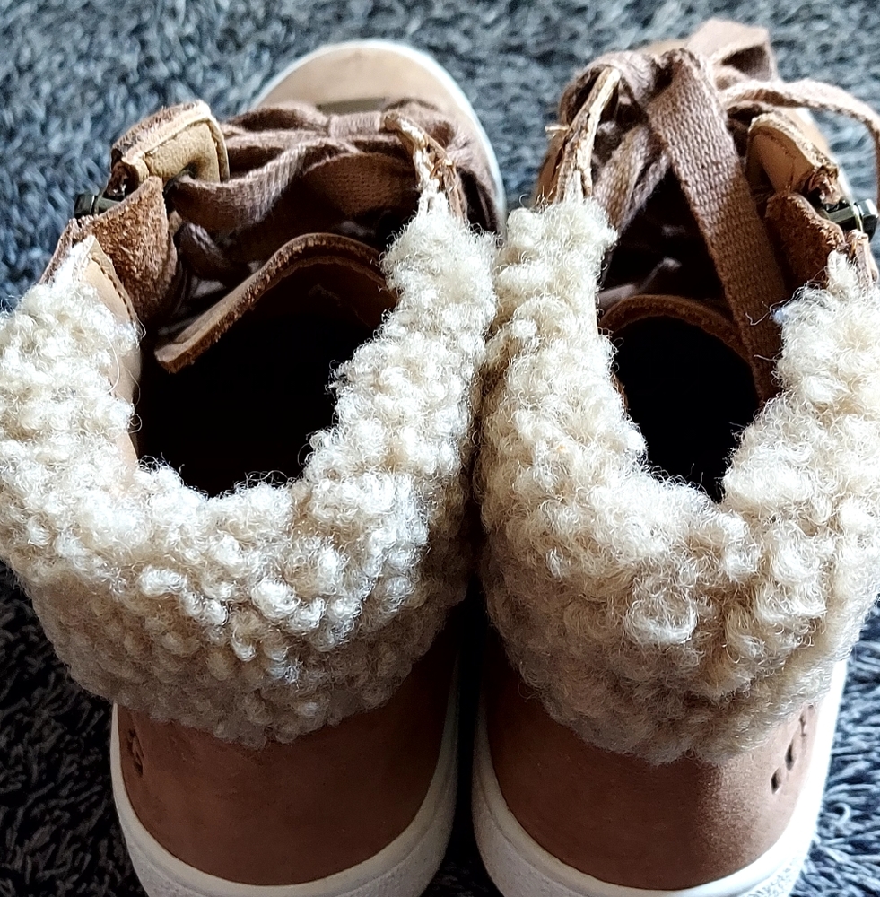 UGG Leather Brown Side Zipper Ankle Sneakers Size 7 - Picture 3 of 8
